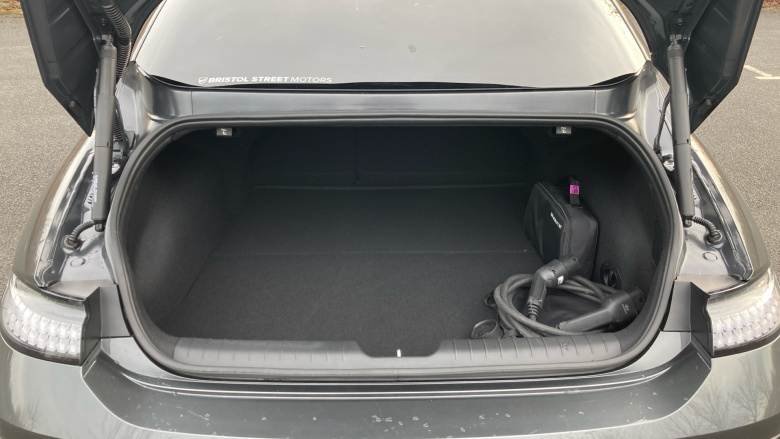 Hyundai IONIQ 6 168kW Ultimate 77kWh 4dr Auto Electric Saloon